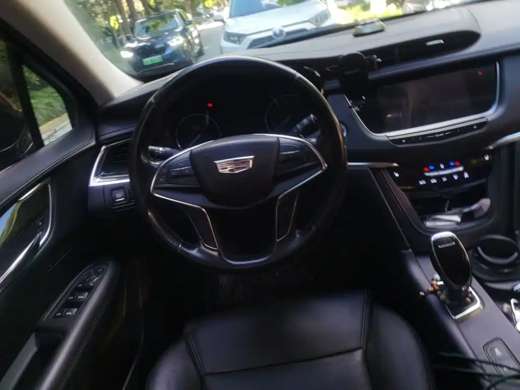 Cadillac XT5 2017 2018 25T Luxury