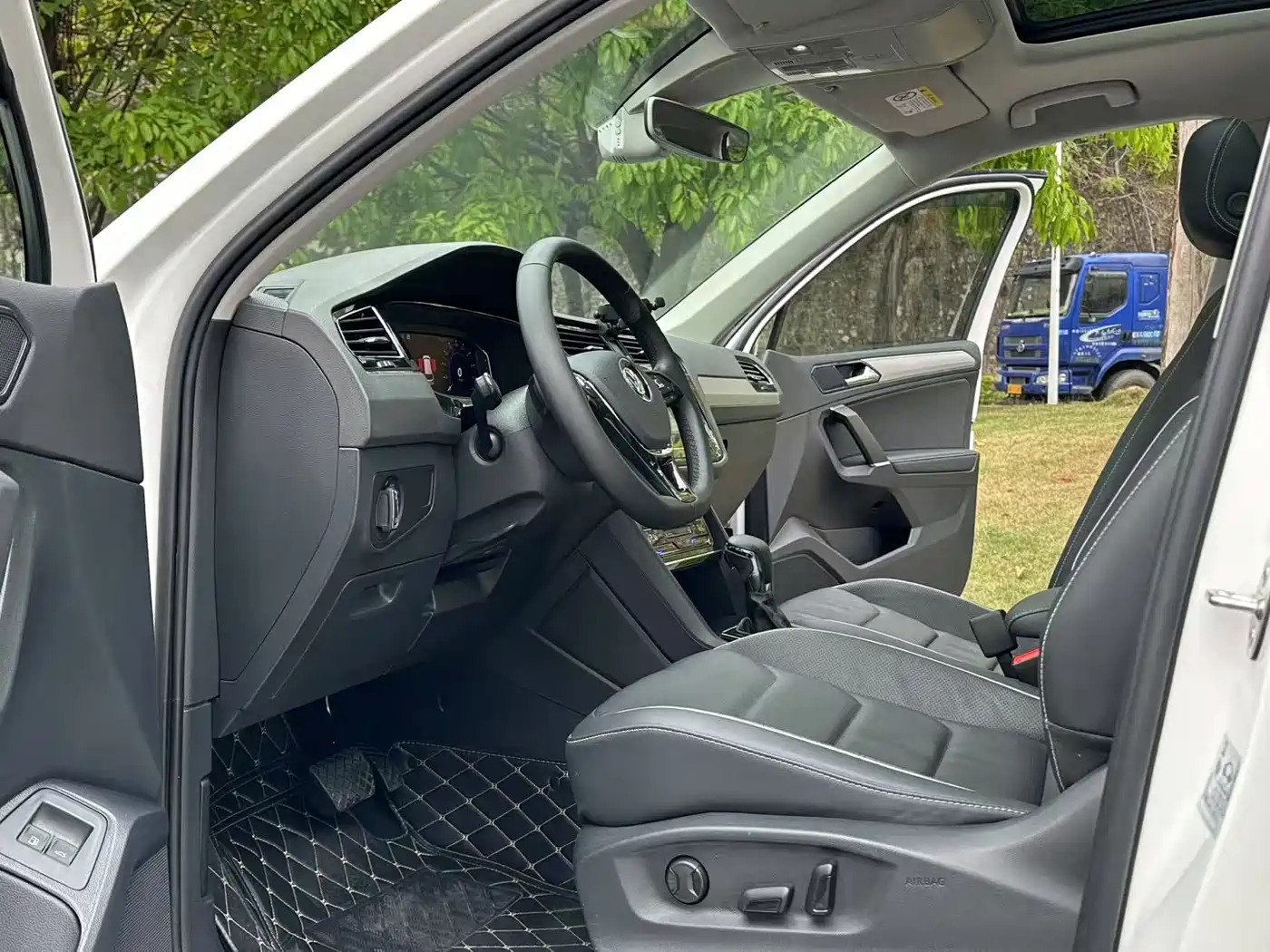 VOLKSWAGEN TIGUAN L NEW ENERGY