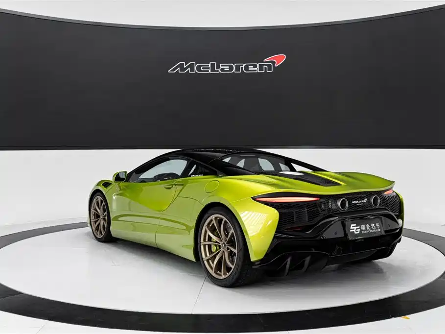 MCLAREN ARTURA