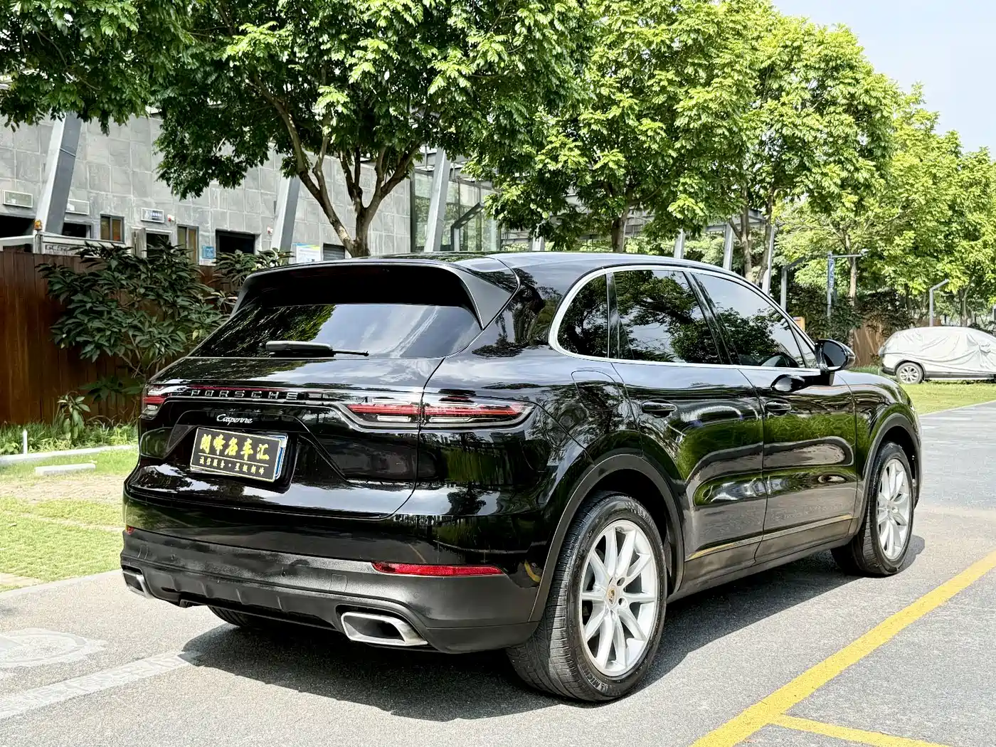 Photo 21 - Porsche Cayenne