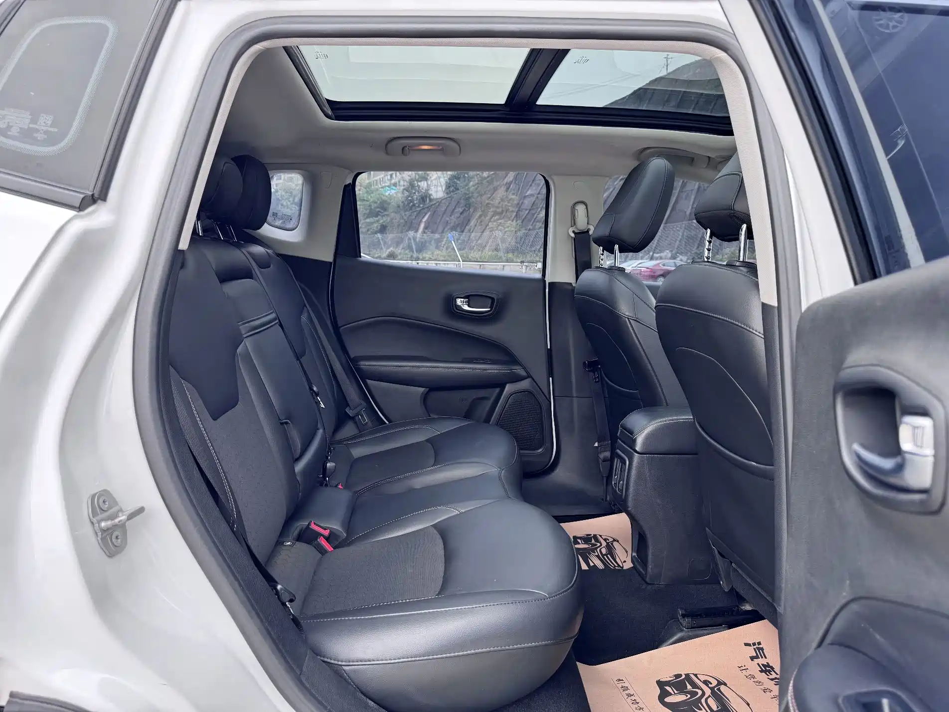 Фото 13 - Jeep Compass