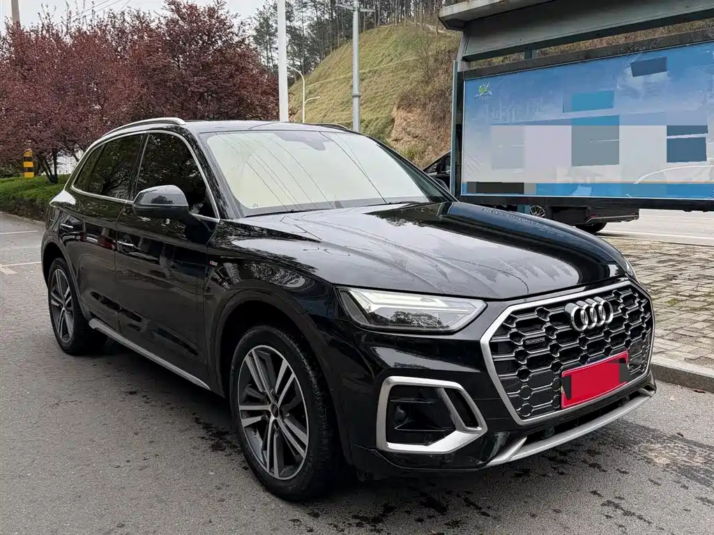 Audi Q5L 2022 40T Luxury Dynamic фото 3
