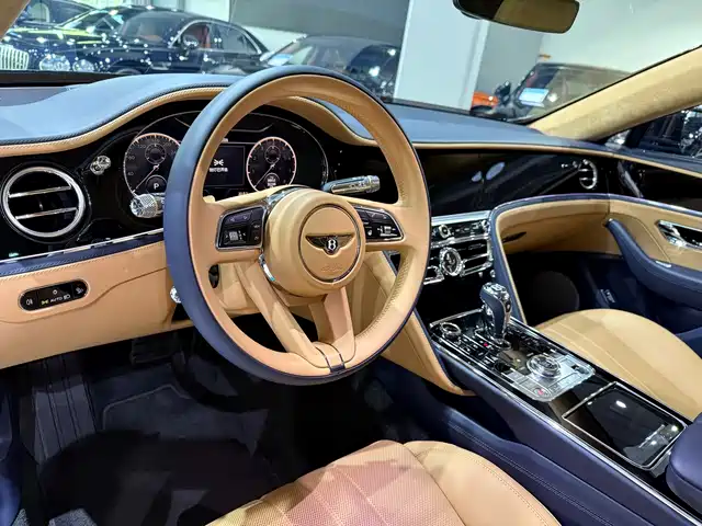 Bentley Flying Spur 2021 4.0T V8 Standard Version — фото 4