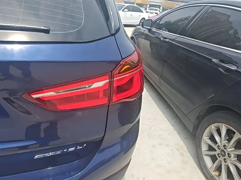 BMW X1 2019 sDrive18Li Premium Model фото 8