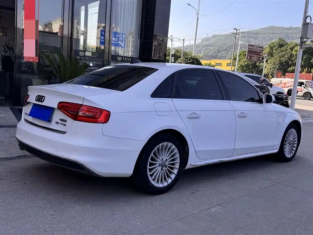Audi A4L 2016 35 TFSI Automatic Sport фото 4