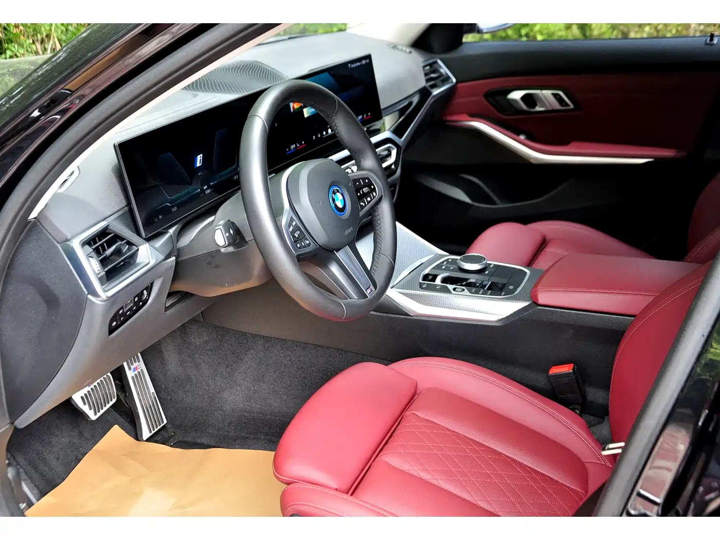 BMW i3 2024 eDrive 40 L Shadow Night Package фото 9