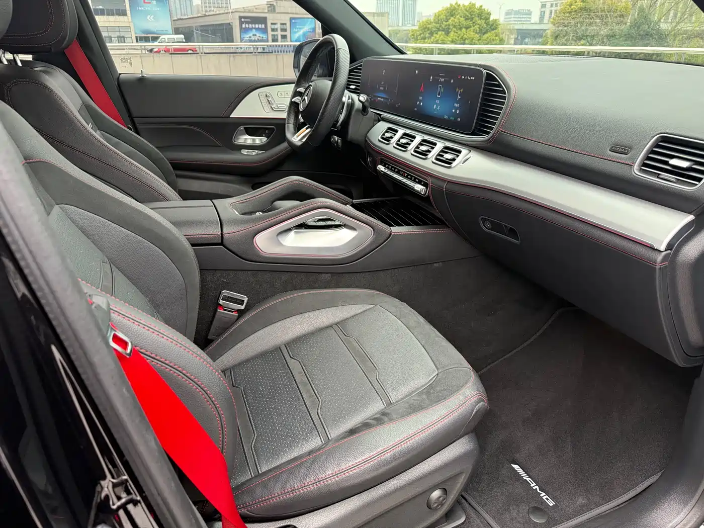 Mercedes-Benz GLE AMG 2024 AMG GLE 53 4MATIC+ фото 14
