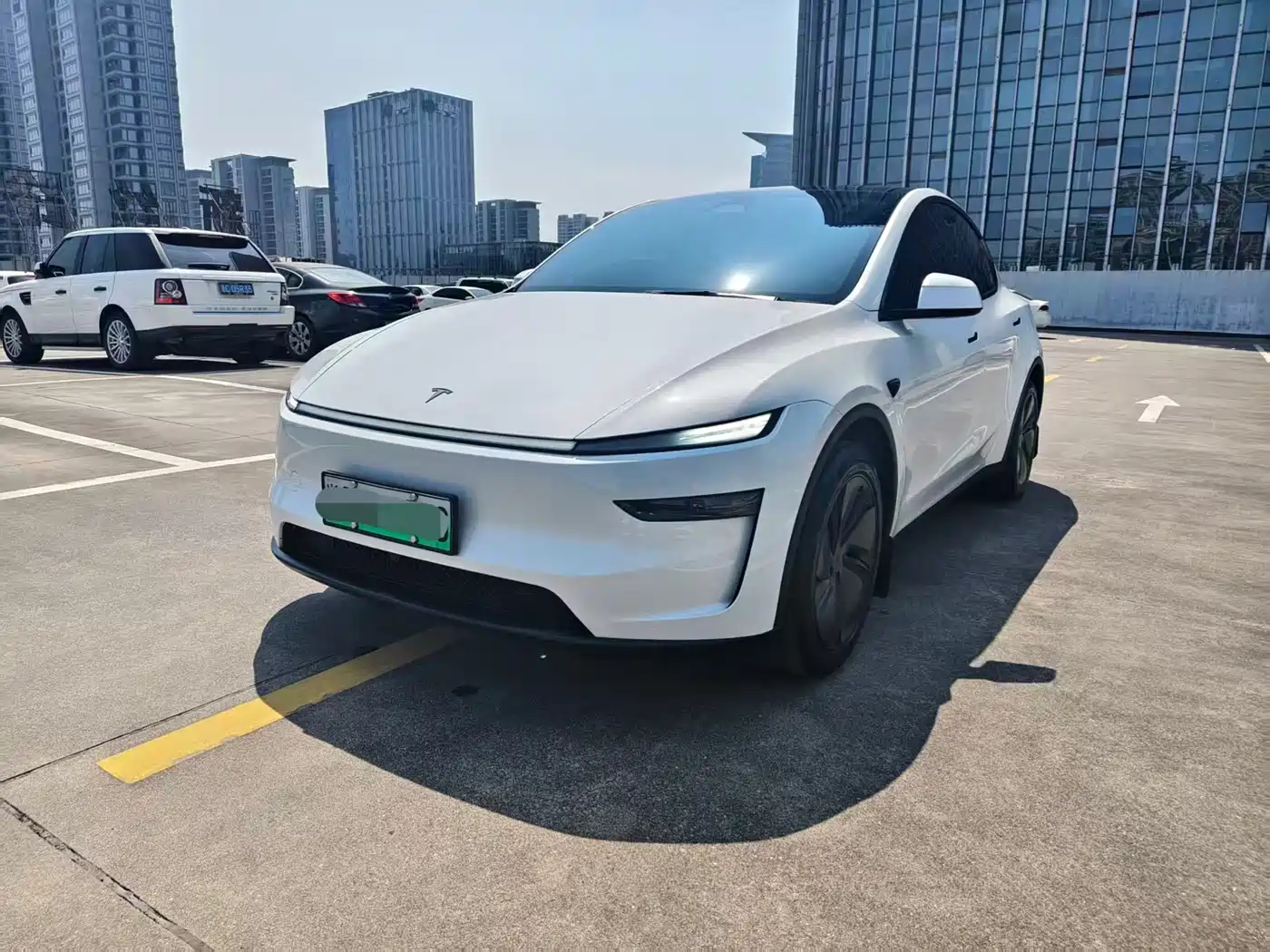 Tesla Model Y 2025 Long Range All-Wheel Drive