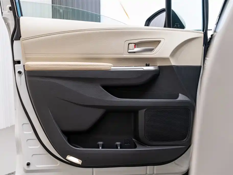Toyota Sienna 2021 2.5L Hybrid Luxury Edition фото 18