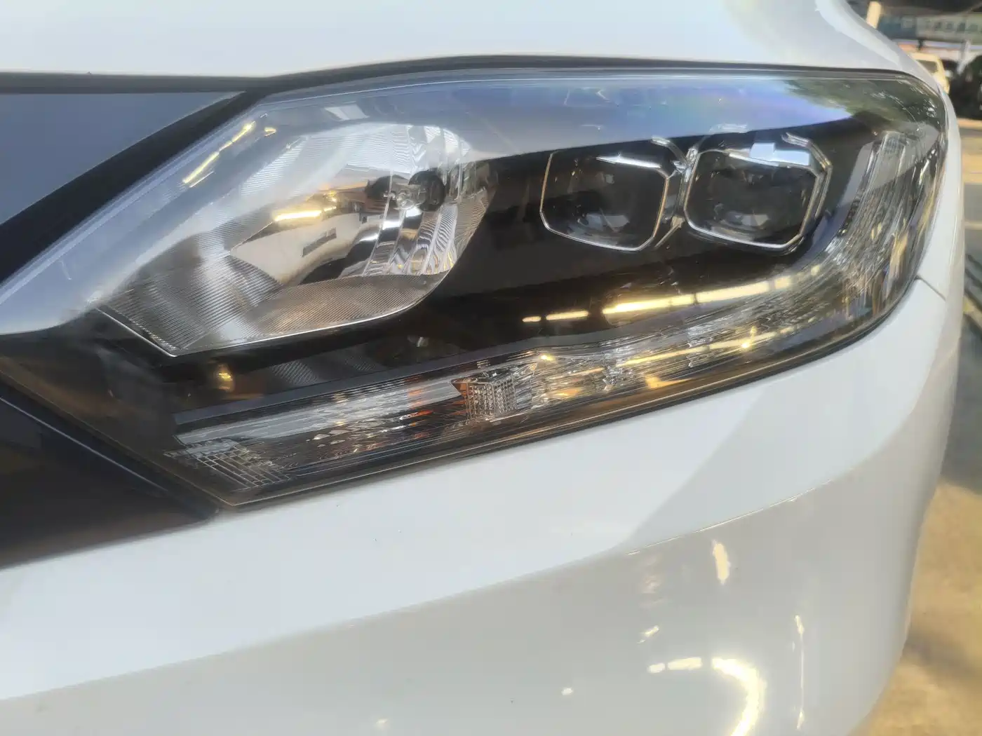 Фото 4 - Honda Vezel