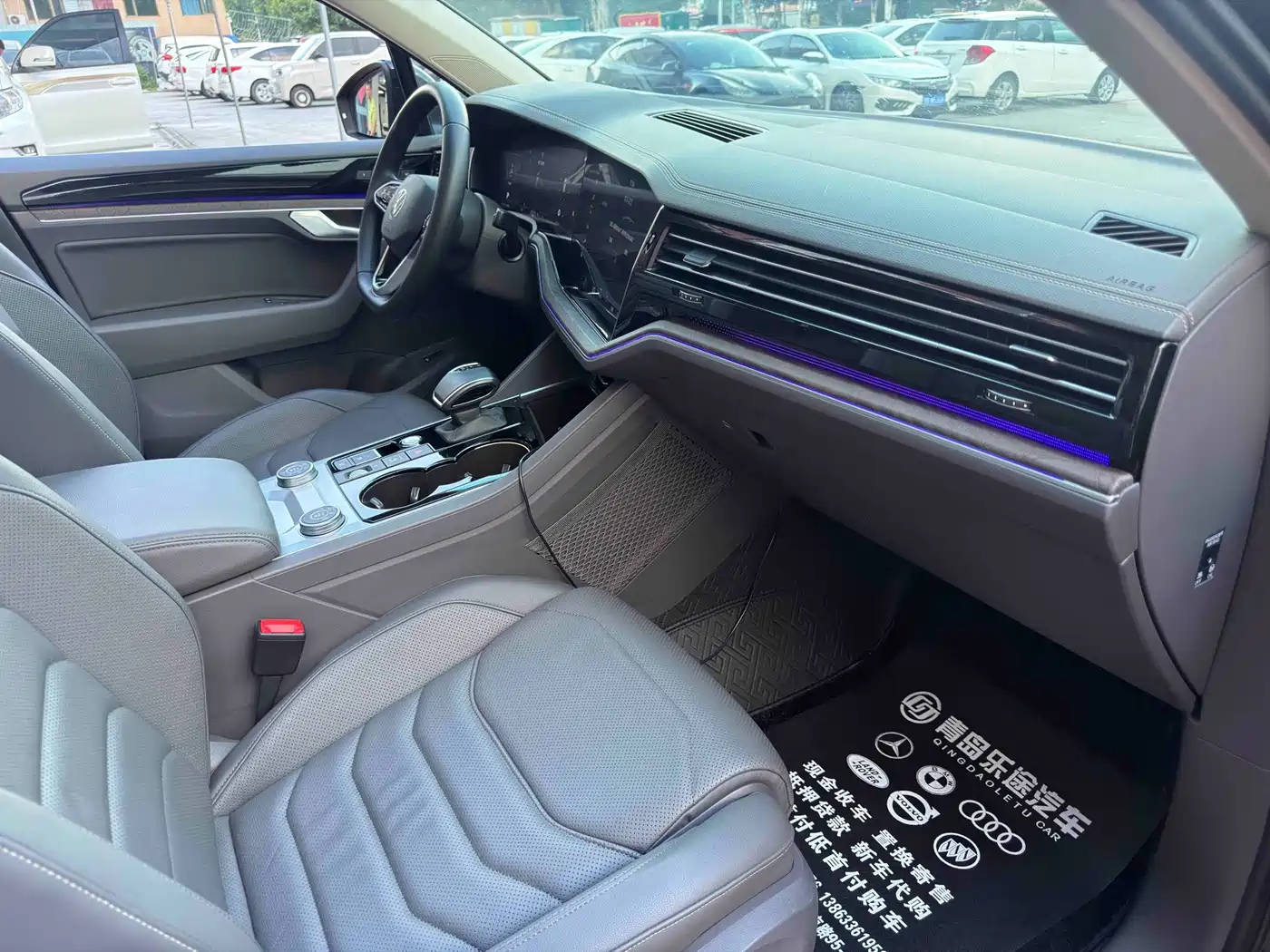 Volkswagen Touareg 2024 2023 3.0TSI R-Line Black Sports Package