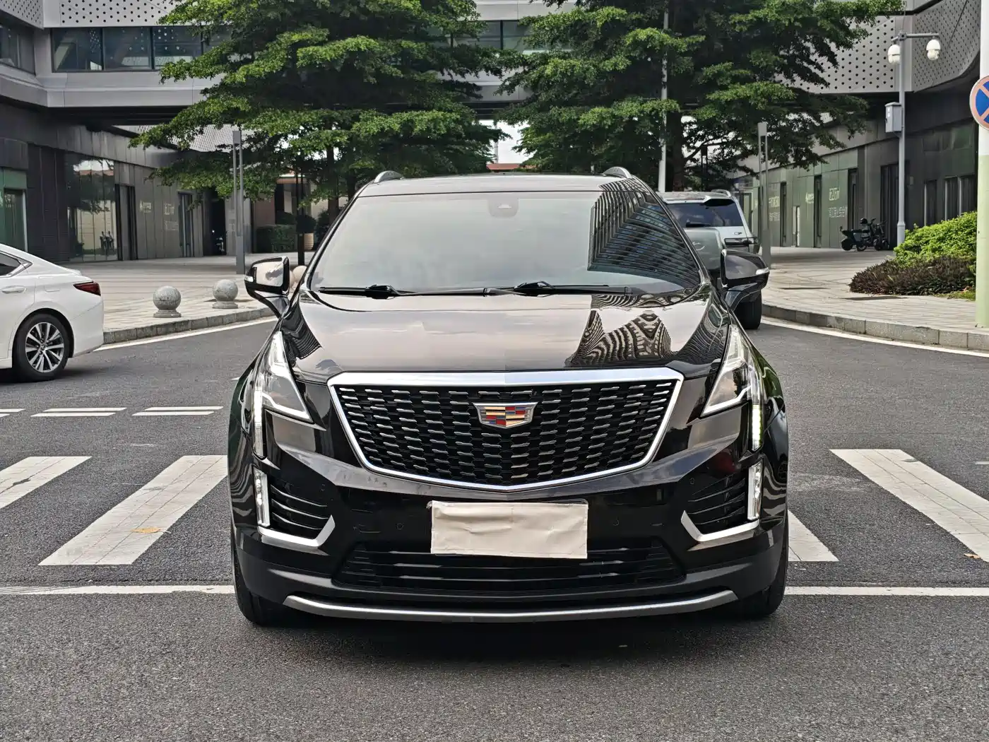 Cadillac XT5 2021 2.0T 2WD Luxury Edition фото 2