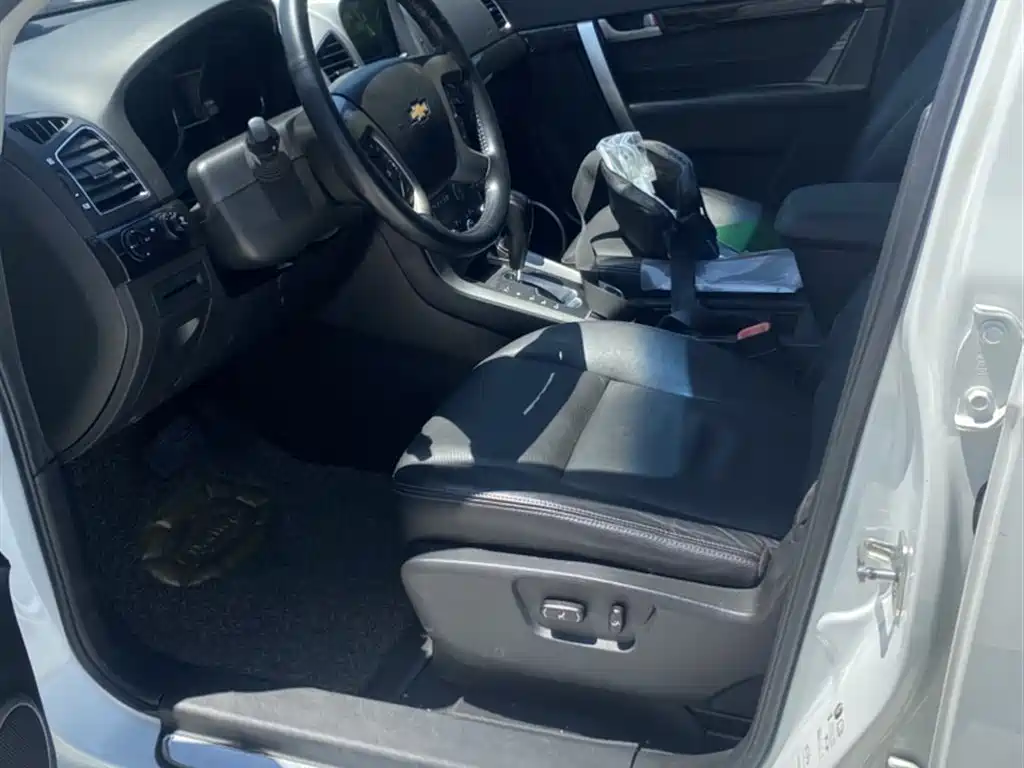 Chevrolet Captiva 2015 2.4L AWD Flagship 7-Seater фото 15