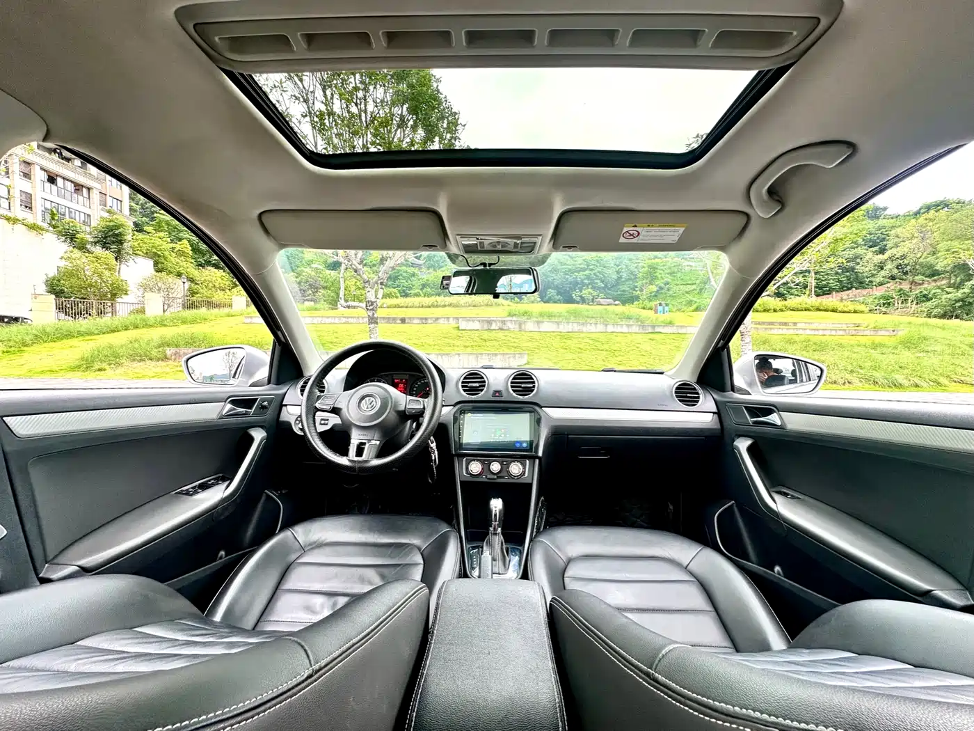 Volkswagen Jetta 2015 1.6L Automatic Luxury фото 38