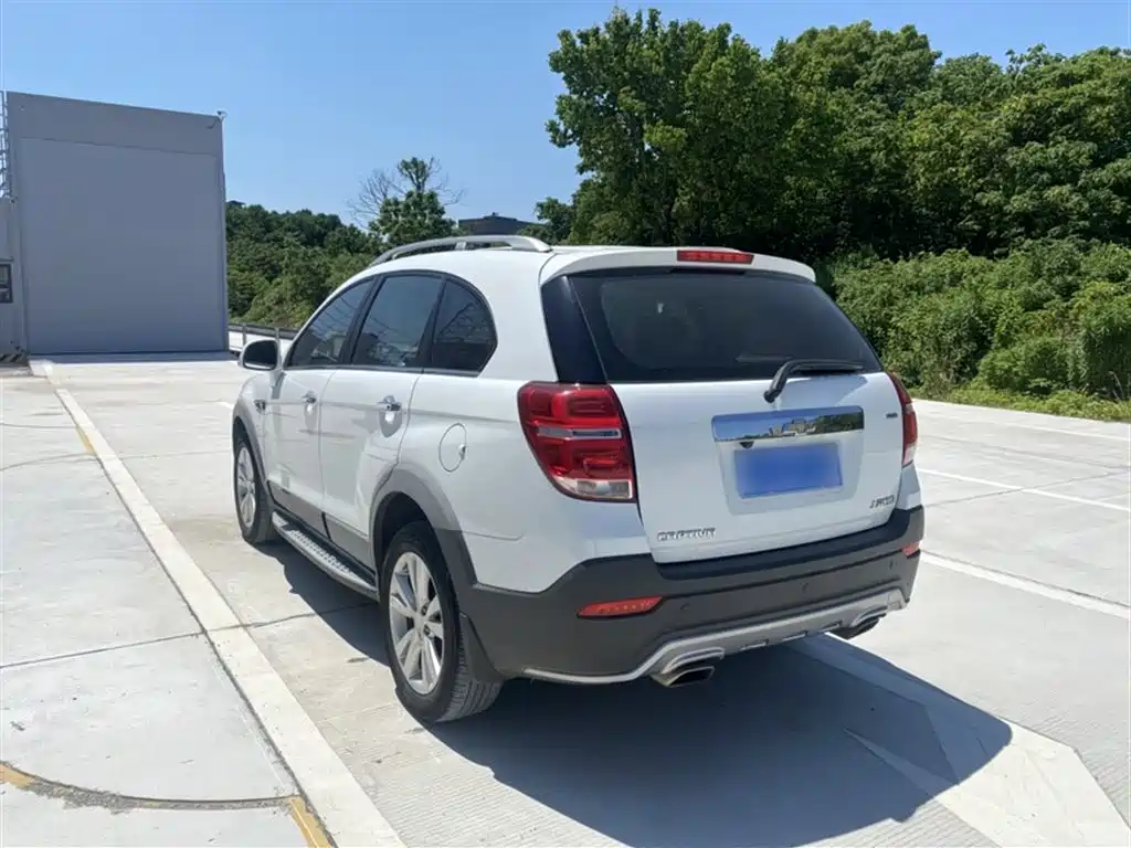 Chevrolet Captiva 2015 2.4L AWD Flagship 7-Seater фото 24