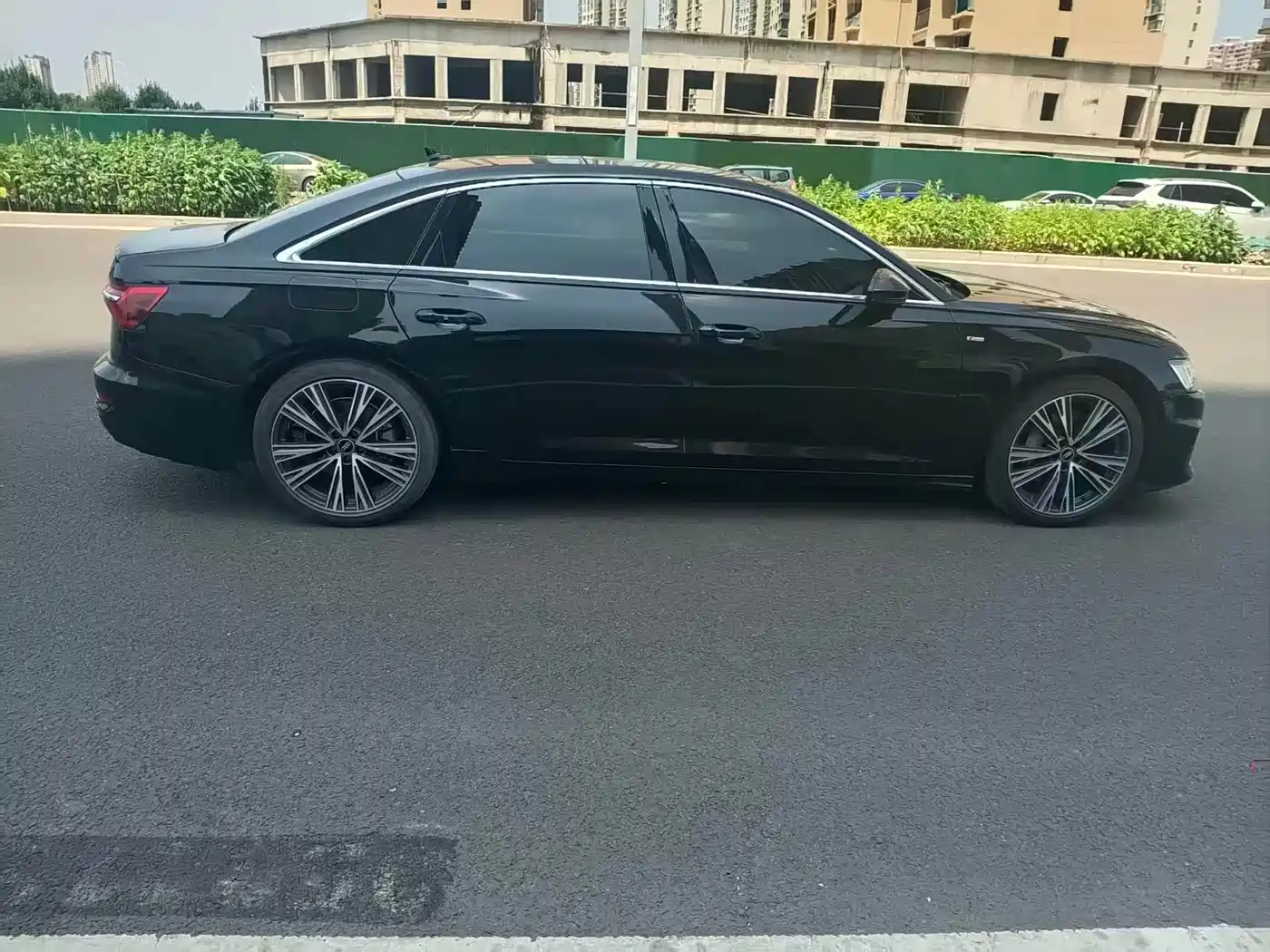 Photo 7 - Audi A6L