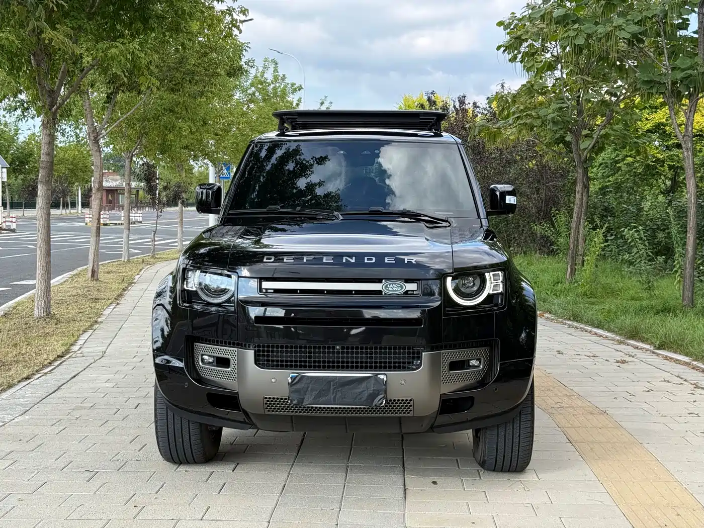 Фото 1 - Land Rover Defender
