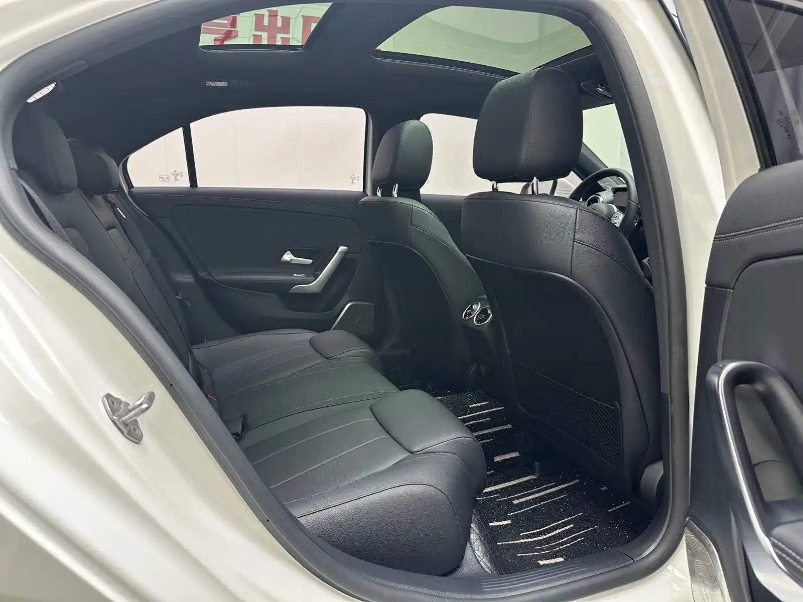Фото 6 - Mercedes-Benz A-Class