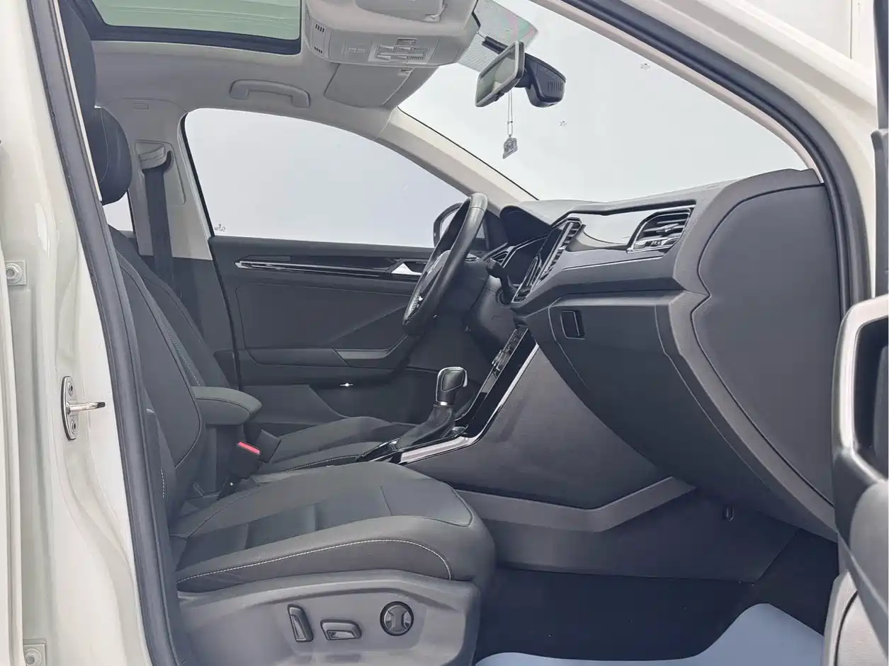 Volkswagen T-ROC 2022 280TSI DSG 2WD Comfort PLUS фото 11