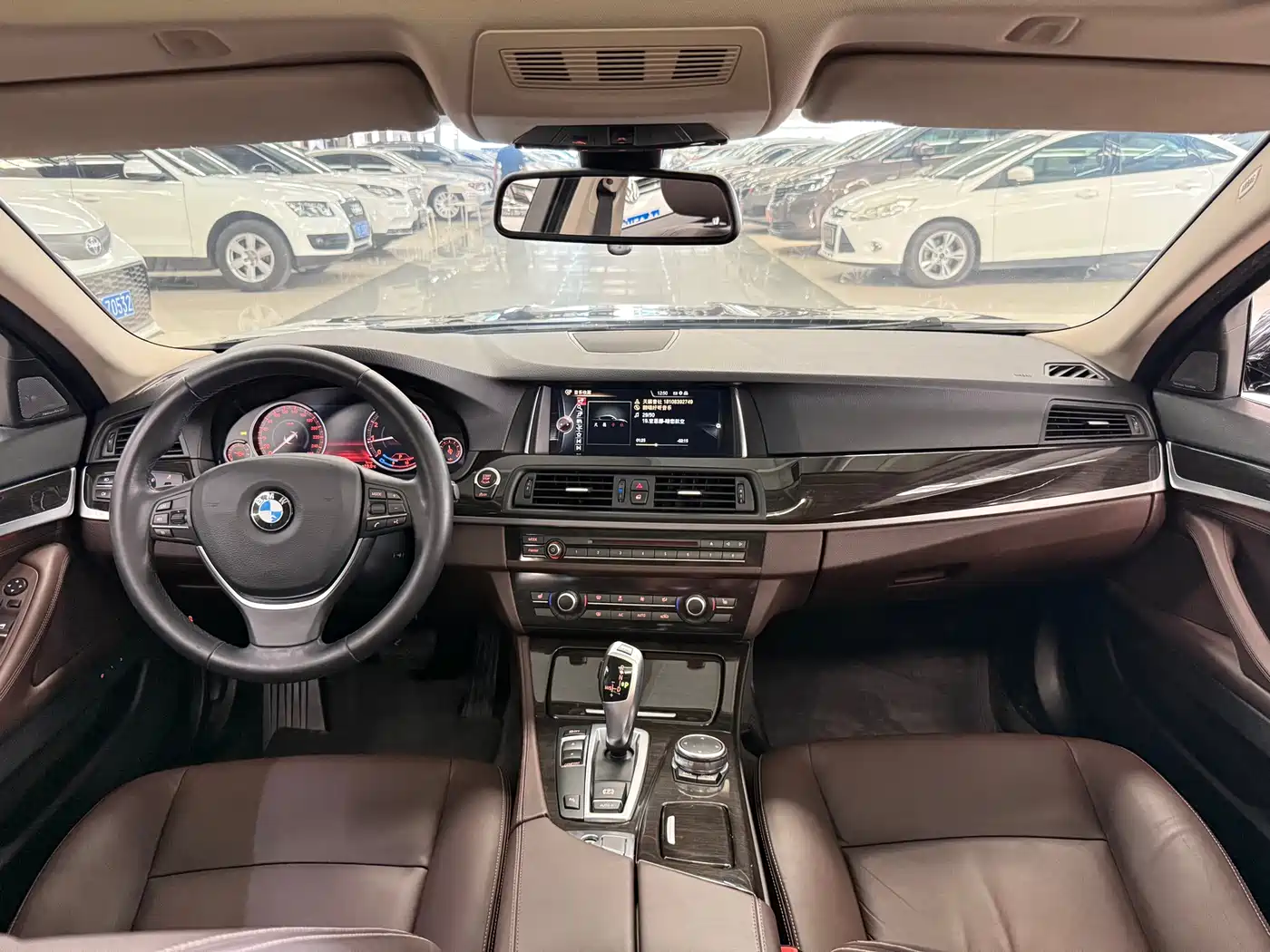 BMW 5 Series 2017 525Li Luxury Design Package фото 10