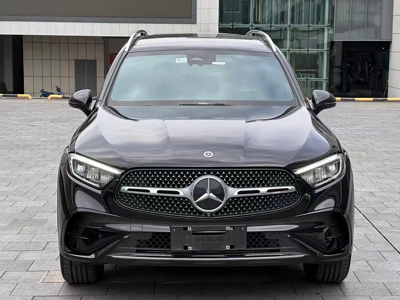 Mercedes-Benz GLC 2023 GLC 300 L 4MATIC Sport 5-Seater фото 2