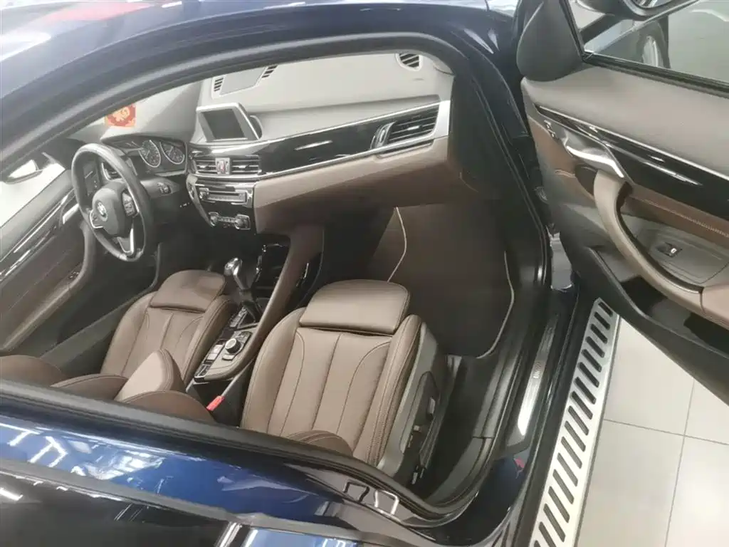 BMW X1 2016 sDrive18Li Luxury Model фото 11