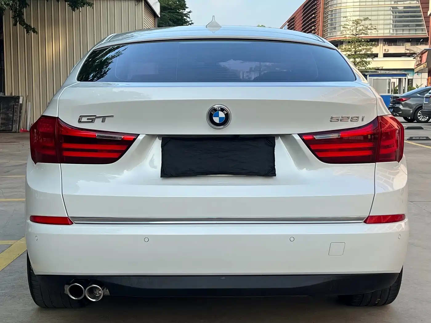 BMW 5 Series GT 2015 528i Luxury фото 3