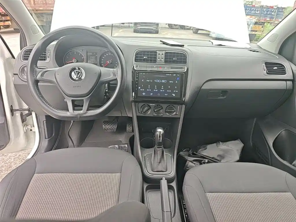 Volkswagen Polo 2018 1.5L Auto Safe Drive фото 10