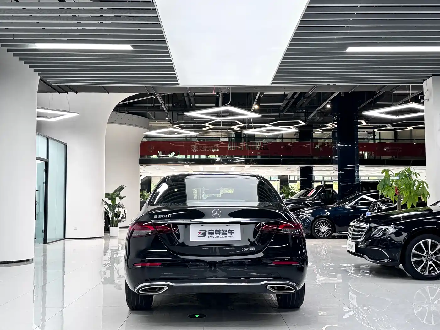Mercedes-Benz E-Class 2022 E 300 L Fashion фото 18