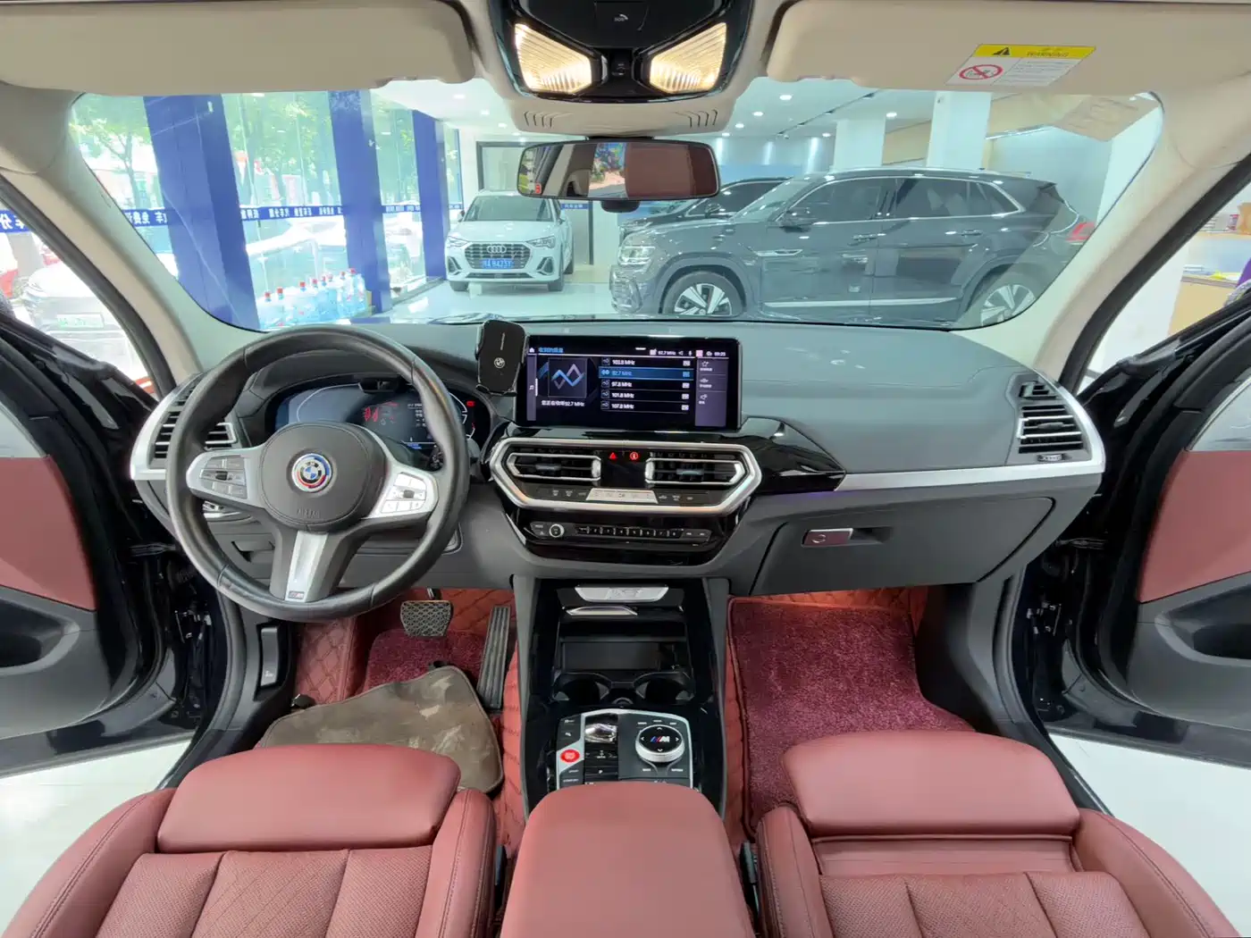 BMW iX3 2023 Leading Type фото 5