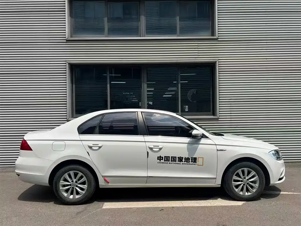Volkswagen Bora 2018 1.5L Manual Fashion фото 3