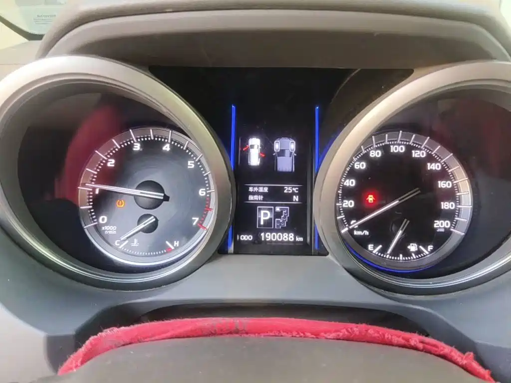 Фото 15 - Toyota Prado