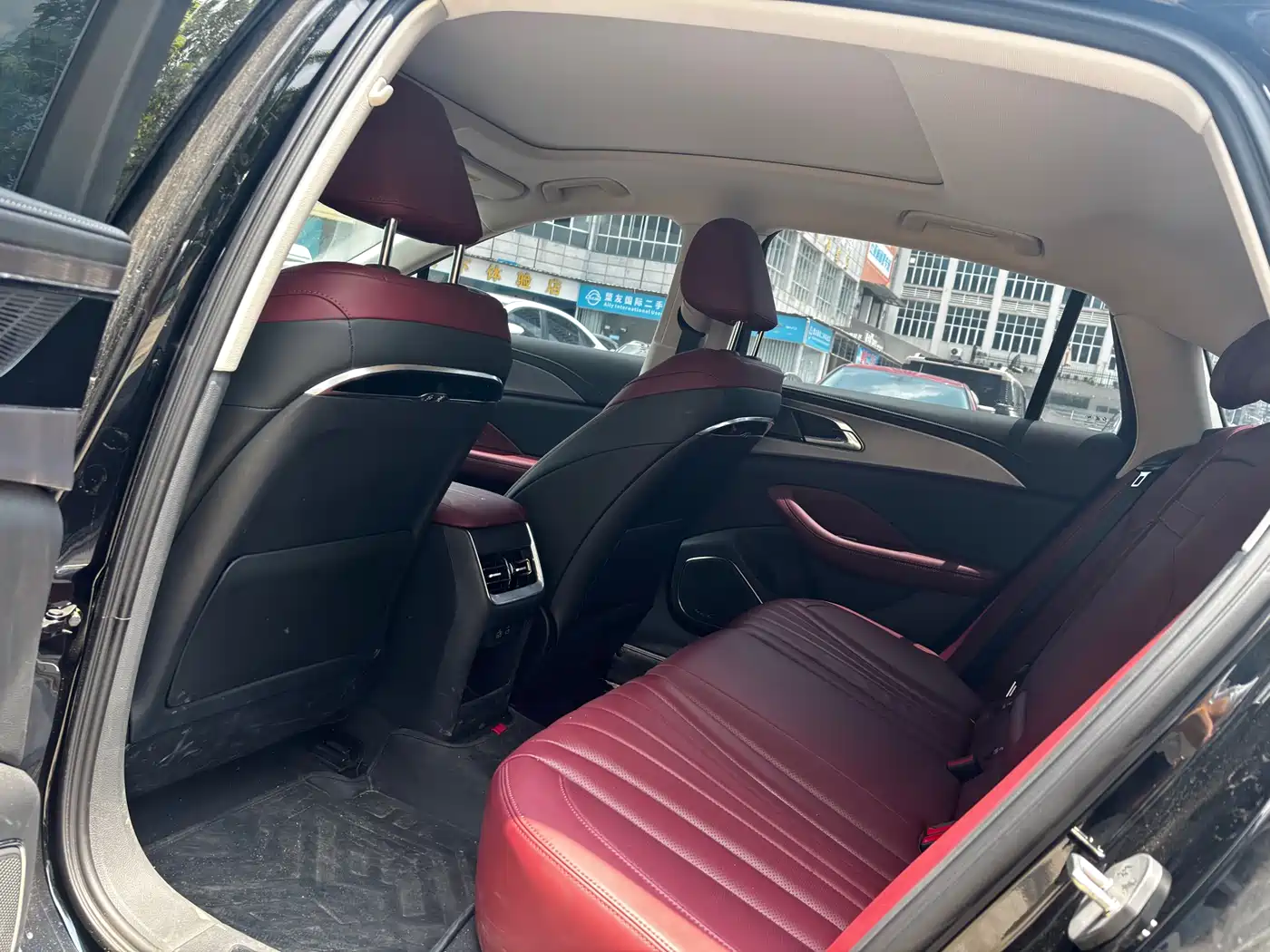 Hongqi H5 2024 2.0T Automatic Smart Connect Flag Smooth Edition фото 5