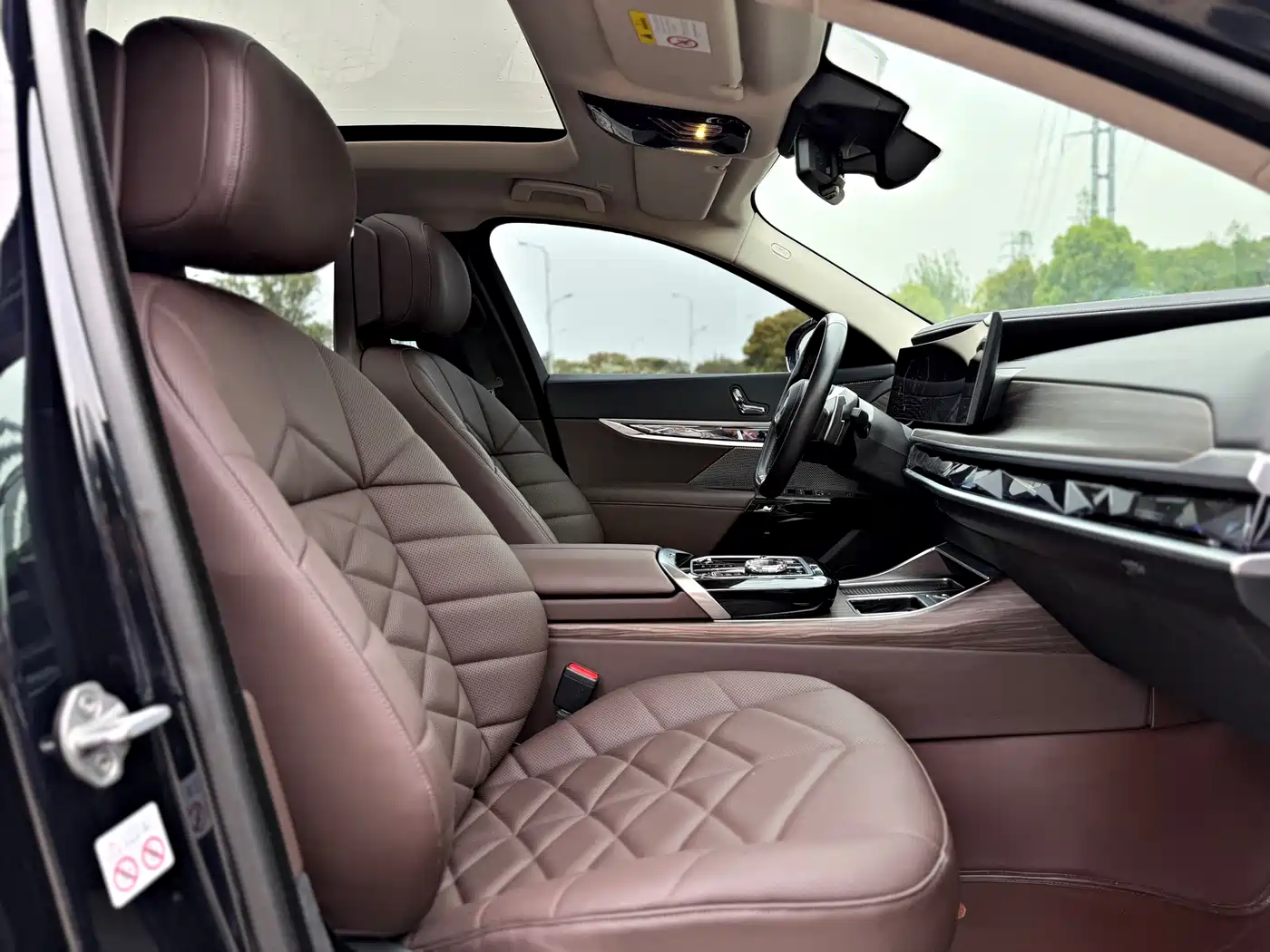BMW 7 Series 2023 Model 735Li Luxury Package фото 14
