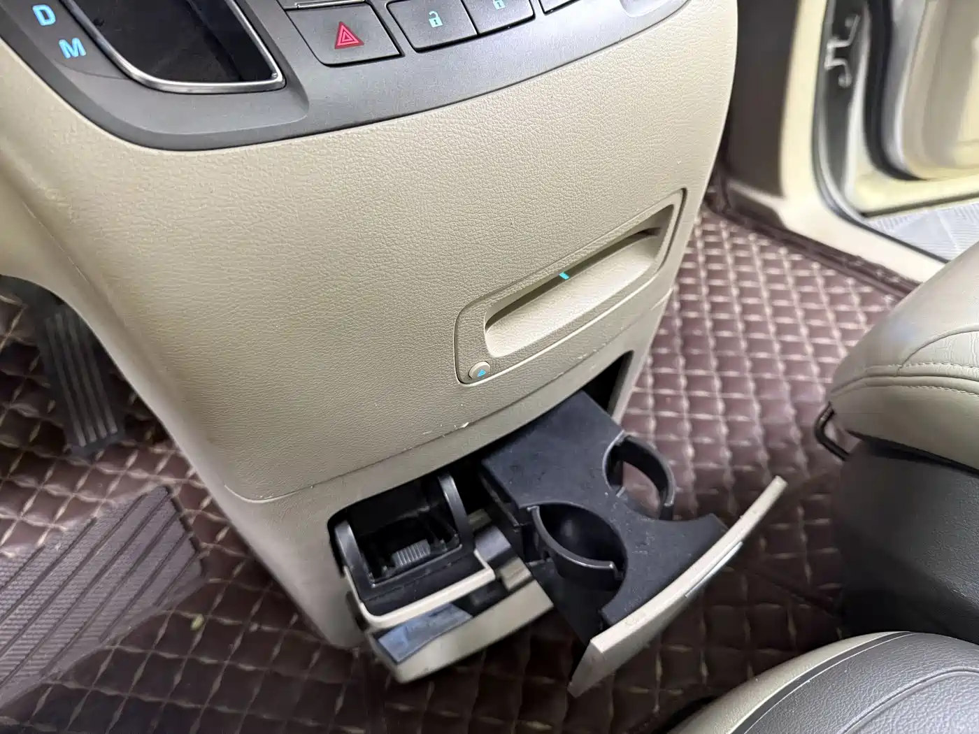 Buick GL8 2011 3.0L GT Luxury Business Elegance Edition фото 18