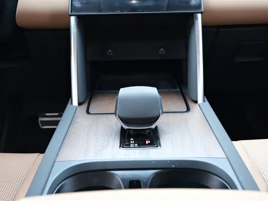 Land Rover Discovery Sport 2025 249PS Performance Tech Edition фото 20