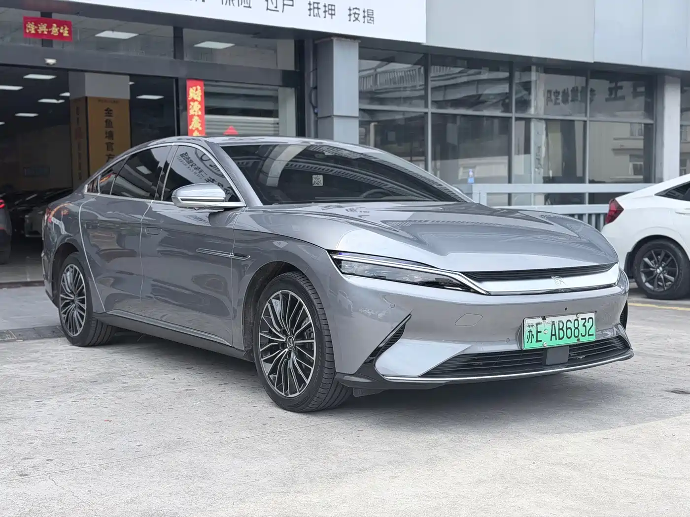 Фото 3 - BYD Han