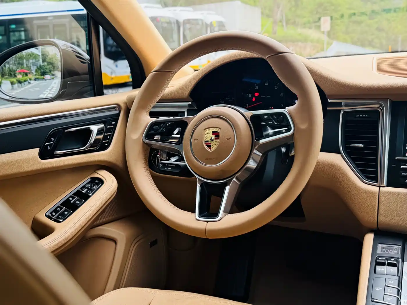 Porsche Macan 2016 Macan 2.0T фото 12