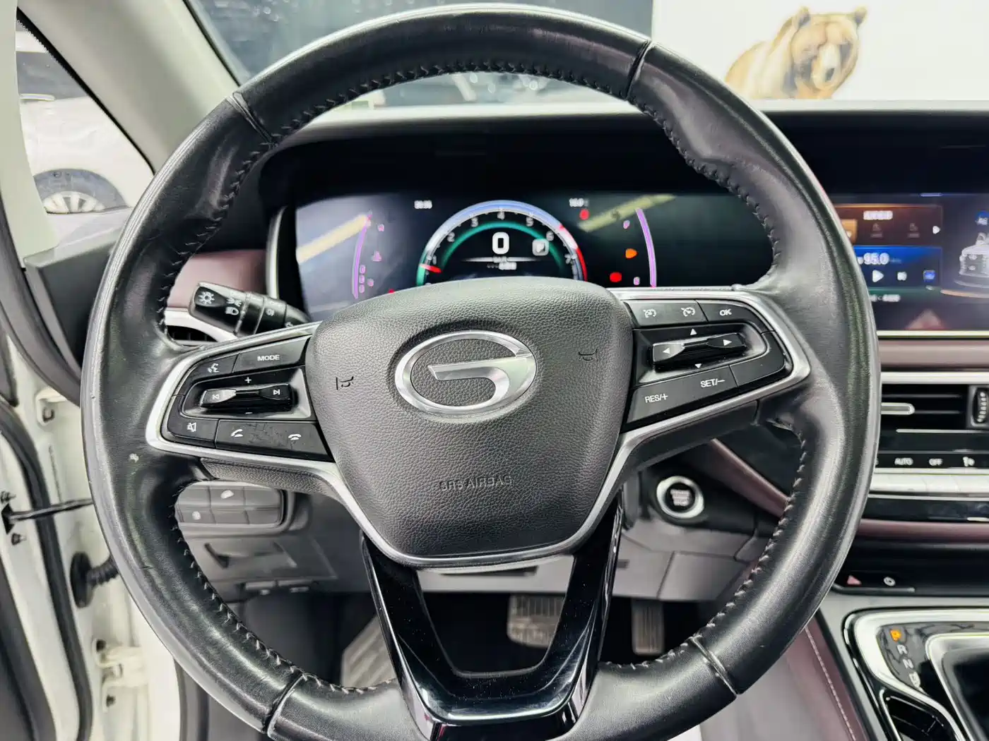 GAC Trumpchi Trumpchi M6 2021 270T DCT Luxury Edition (7-Seater) фото 9