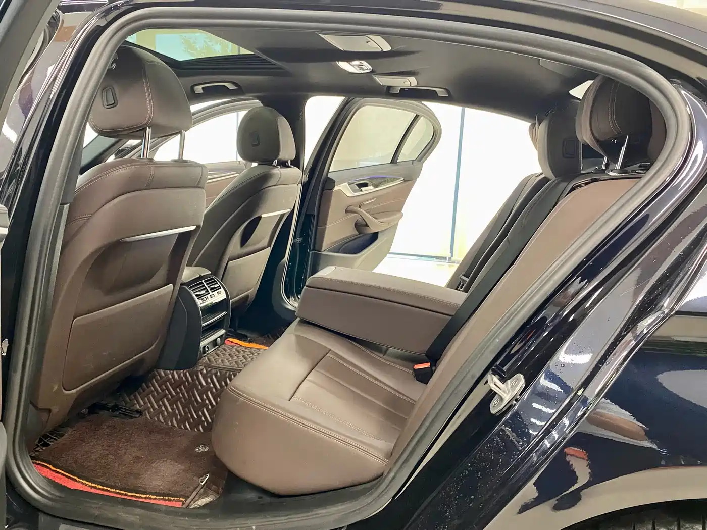 BMW 5 Series 2019 525Li M Sport Package фото 13