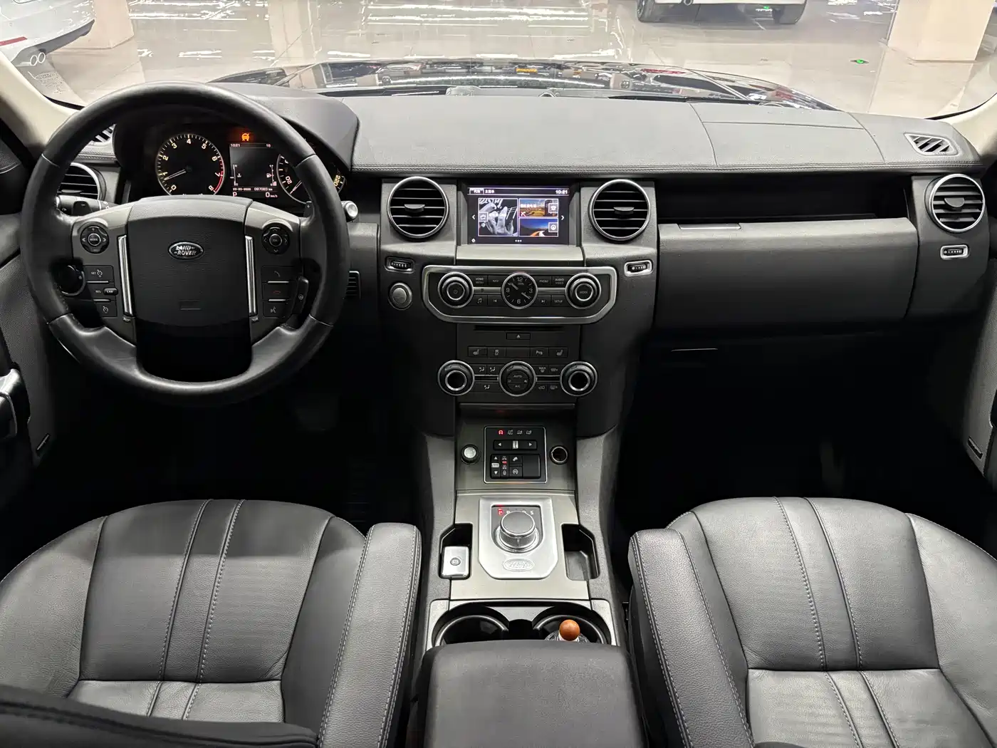 Land Rover Discovery 2016 3.0 SC V6 SE фото 15