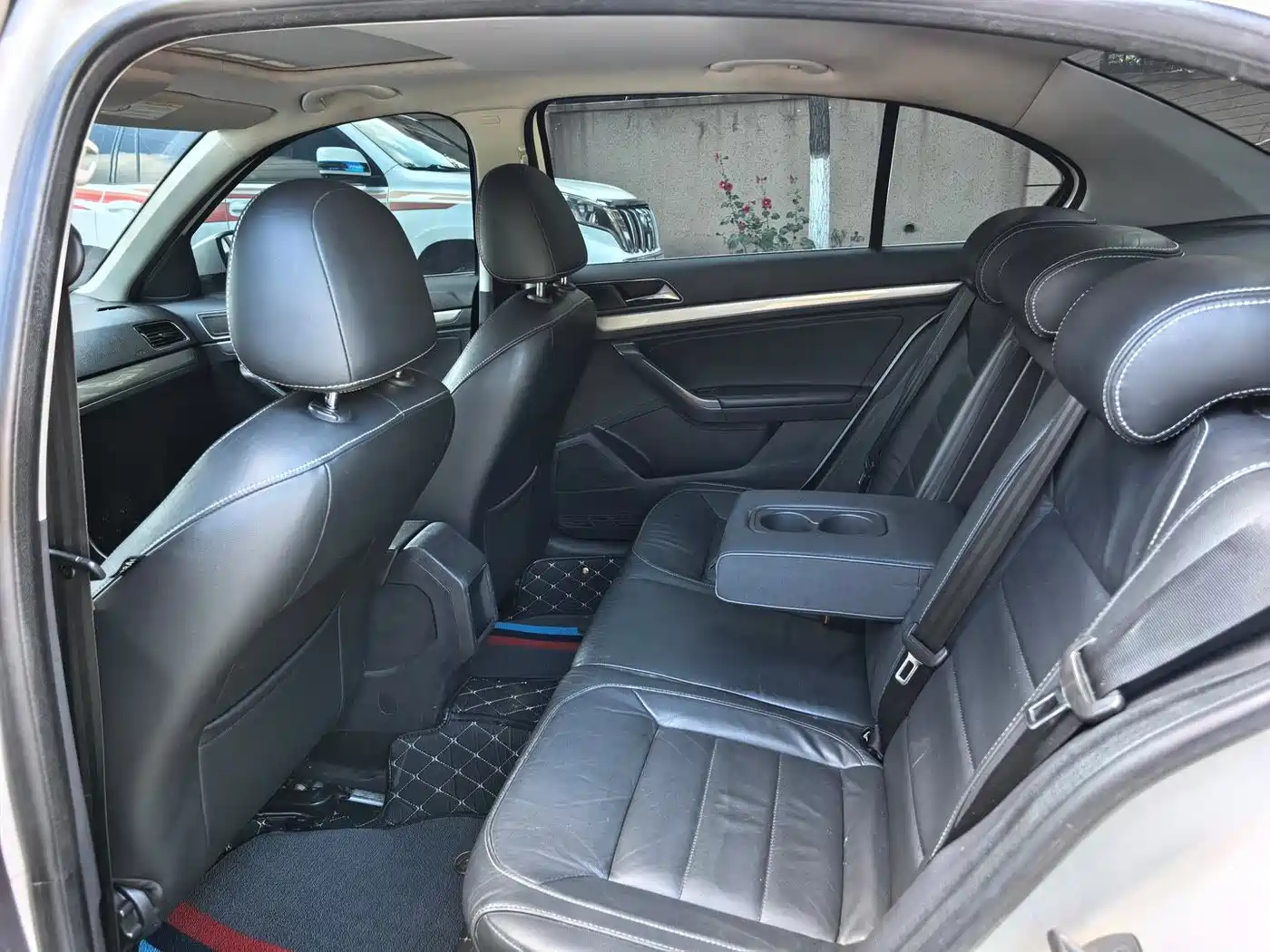 Volkswagen Lavida 2017 1.6L Automatic Comfort Edition фото 14