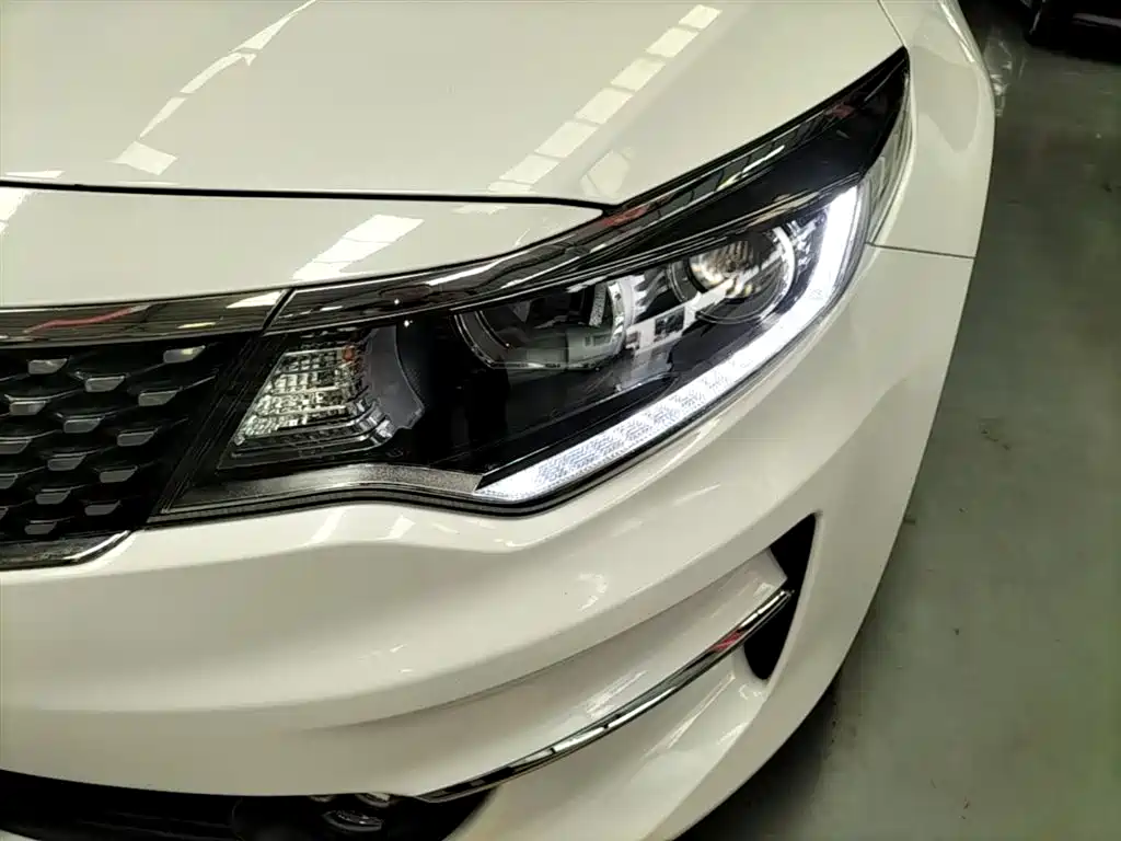 Kia K5 2016 2.0L Automatic LUX фото 24