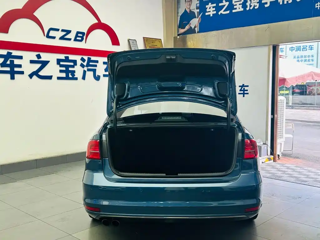 Photo 9 - Volkswagen Sagitar