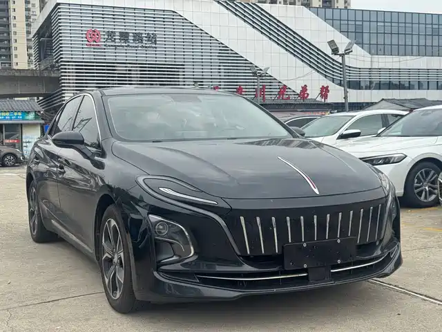 Hongqi E-QM5 2022