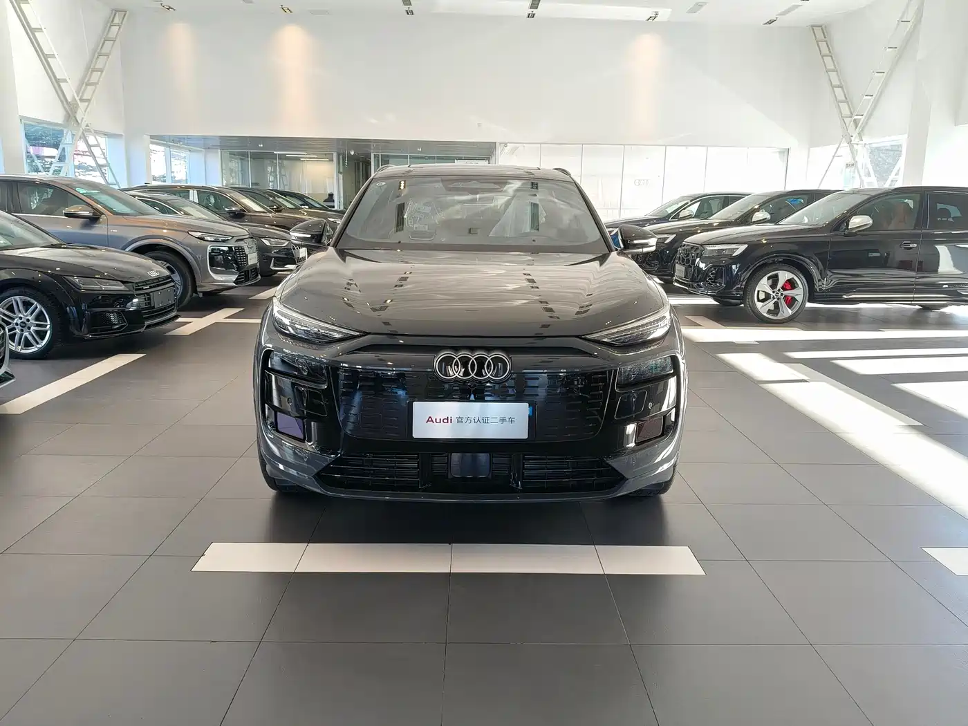 Audi Q6L e-tron 2025 Model Pioneer Edition фото 3
