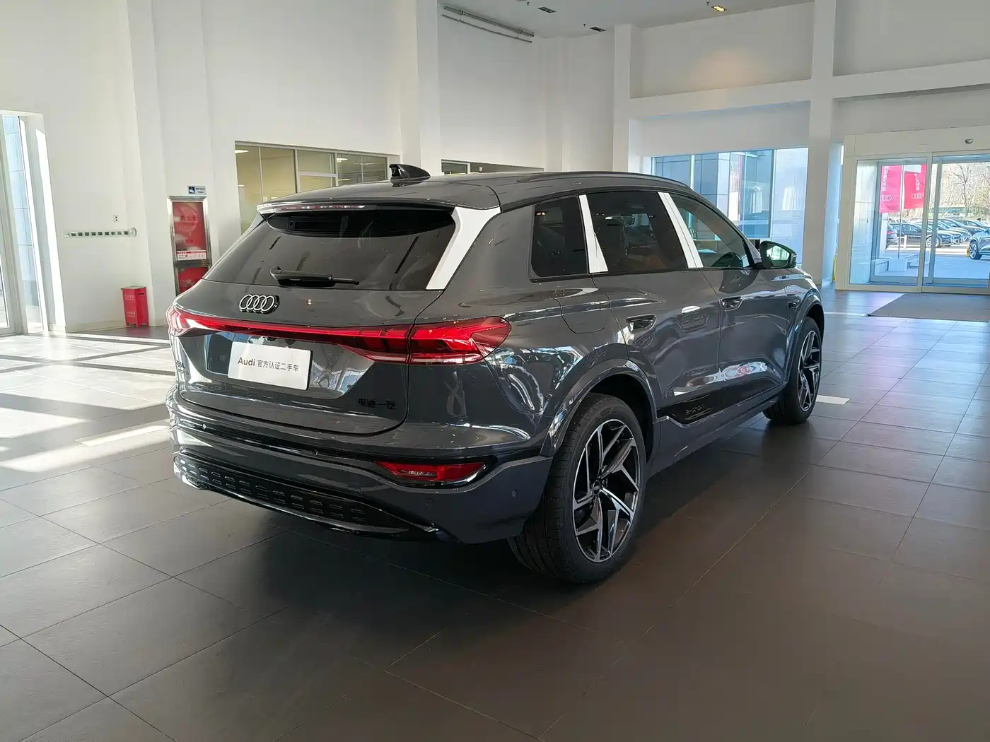 Audi Q6L e-tron 2025 Model Pioneer Edition фото 8