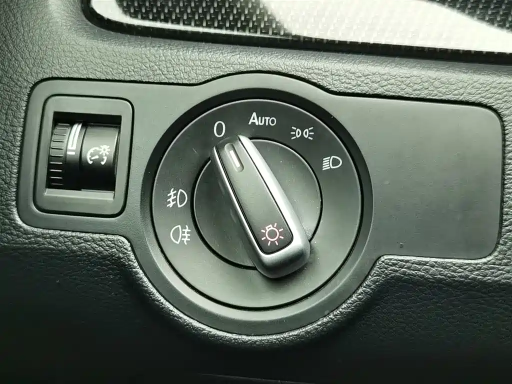 Volkswagen Magotan 2016 1.8TSI Smart Luxury фото 21