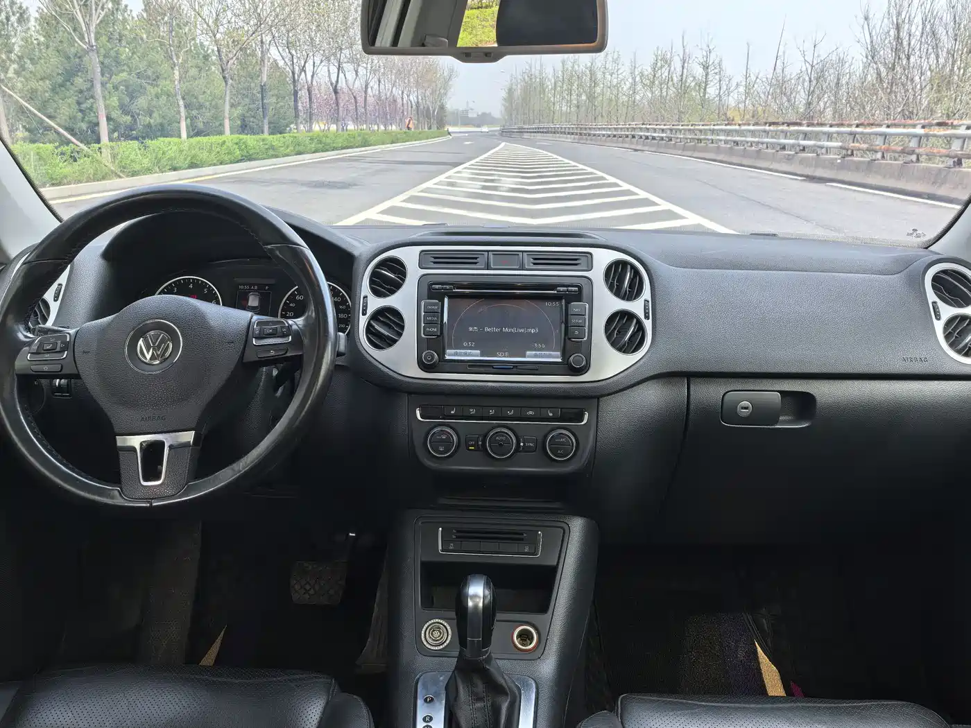 Volkswagen Tiguan 2015 1.8TSI Automatic 2WD Highline фото 5