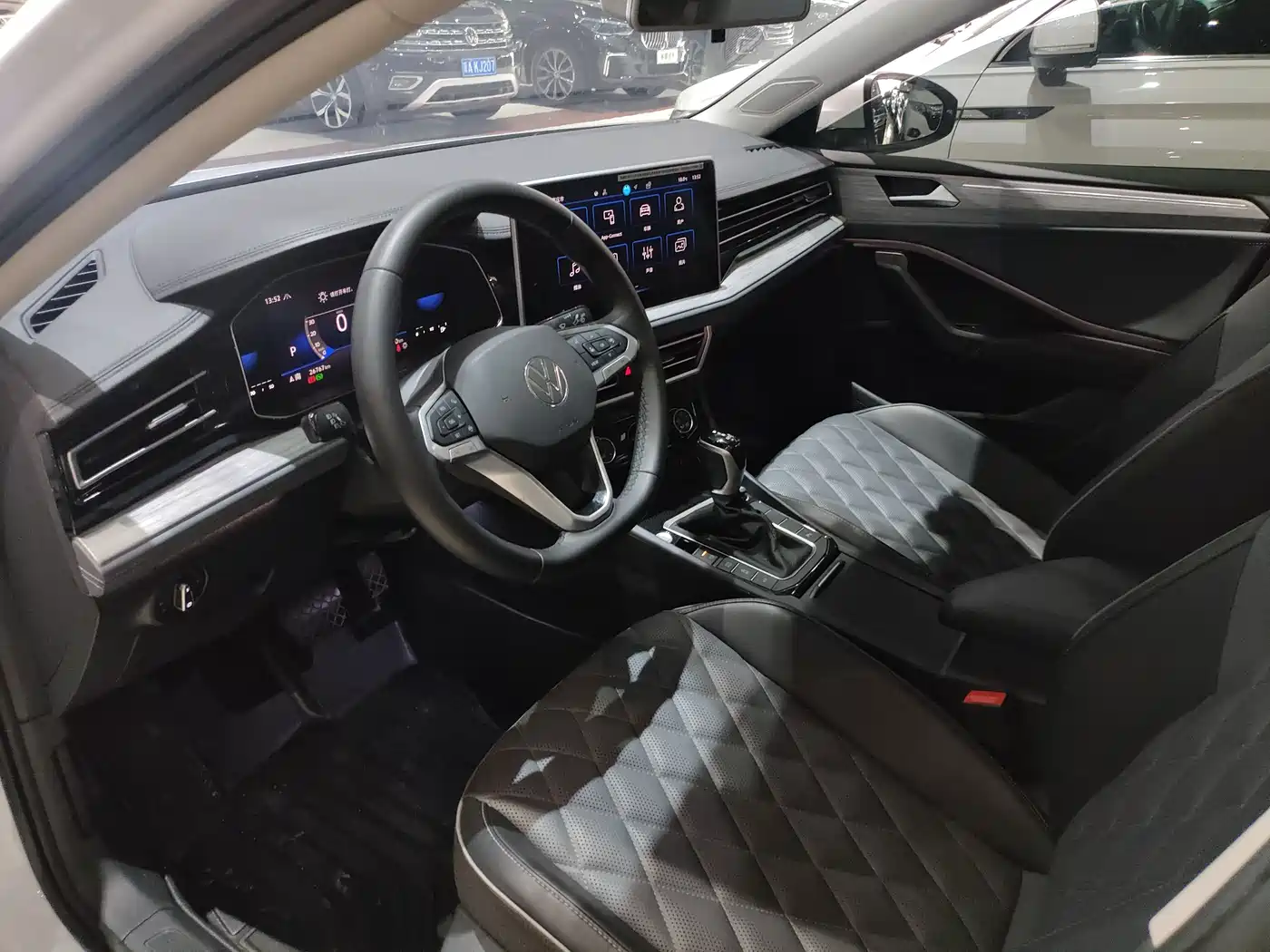 Volkswagen Sagitar 2024 300TSI DSG Surpass Edition фото 7